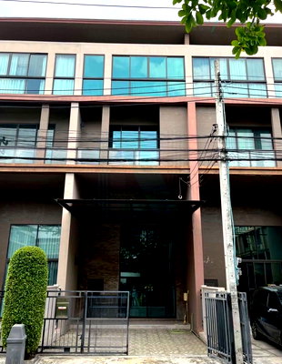 Townhouses for rent Bangkok : 📌 For Rent 3-story Townhouse BANKLANGMUENG RATCHYOTHIN 3 bedroom 4 bathroom