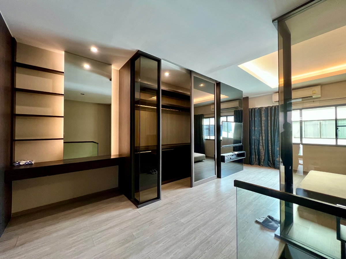 รูป ให้เช่า Townhome 3 ชั้น The Landmark Ekkamai - Ramintra ทาวน์โฮมสไตล์โมเดิร์น ทำเลดีใจกลางลาดพร้าว - สุคนธสวัสดิ์ ใกล้ทางด่วนและสิ่งอำนวยความสะดวกครบ - รูปที่ 12/22