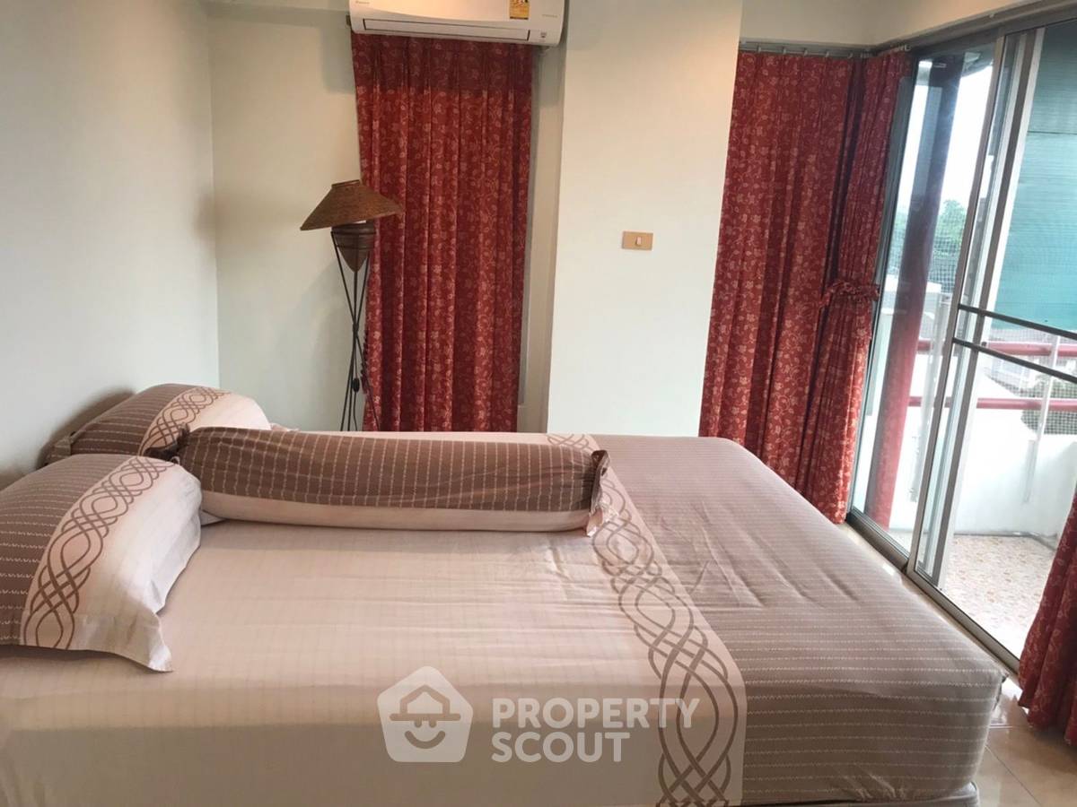 picture 2-BR Condo At Garden Place, Sam Sen Nok • 400m To MRT Ratchadaphisek (ID 900731) - 4/15
