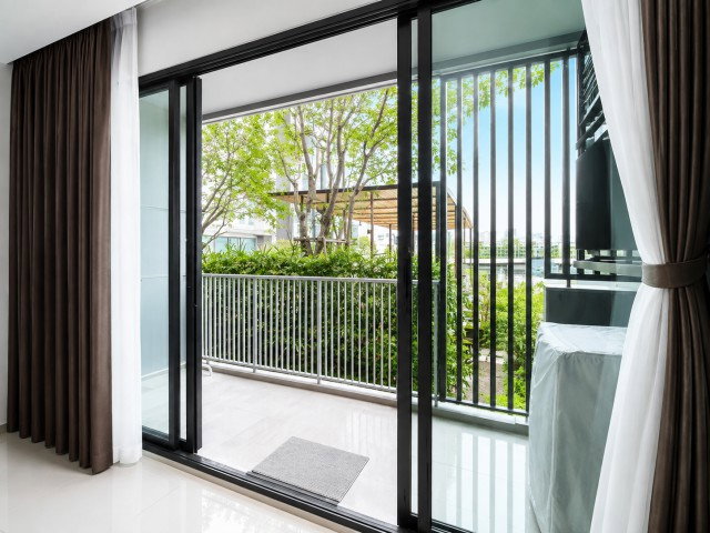 picture Ratchada 18 Inthamara 45, 1 bedroom, 1 bathroom, 46 sq m, corner room, pool view, MRT Suthisan 400m. Quin Condo Ratchada 17 - 6/8