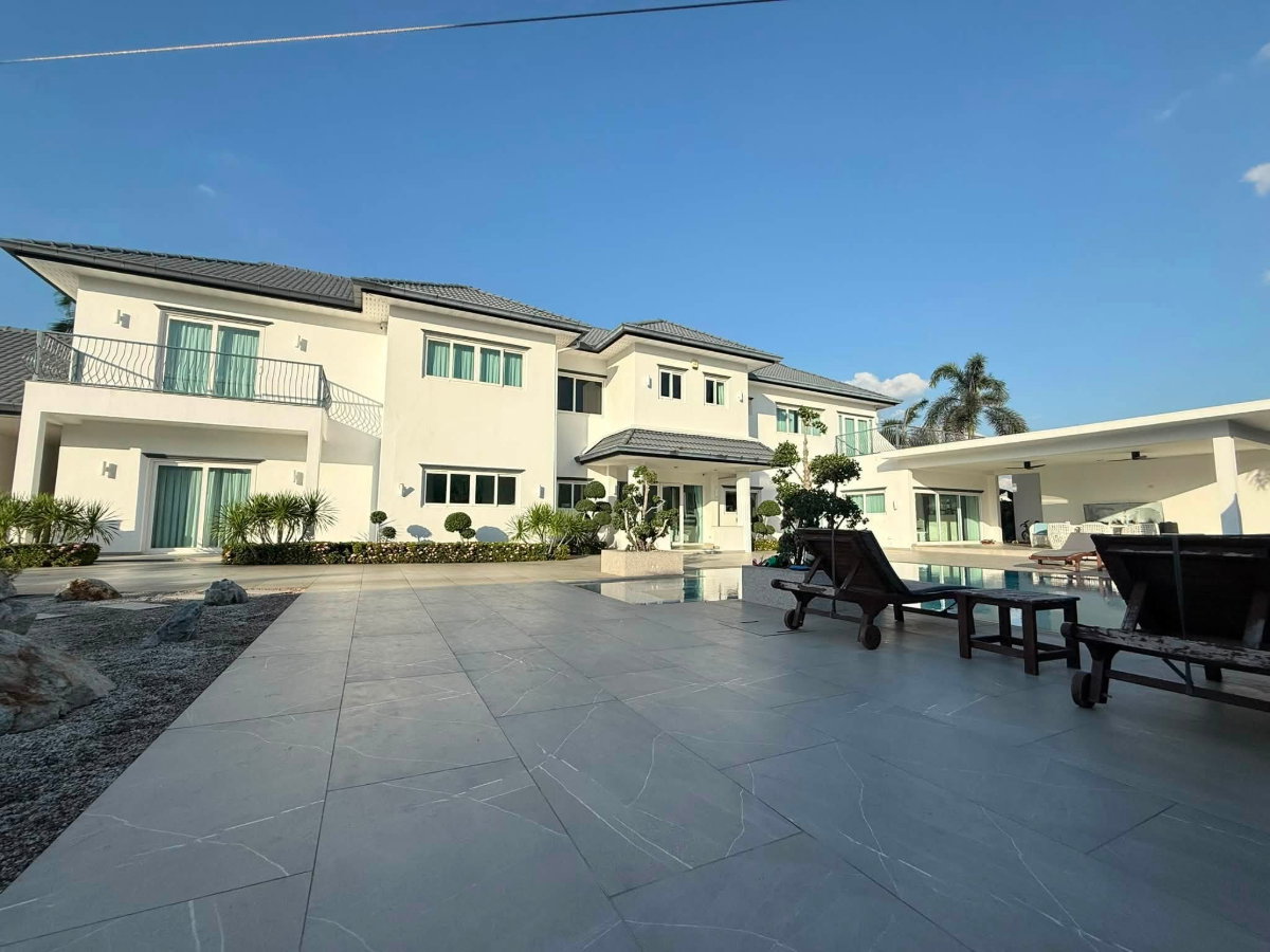 Exclusive Luxury Private Estate for Sale in Pattaya Mabprachan, with Infinity Pool & Exclusive Private Guest House