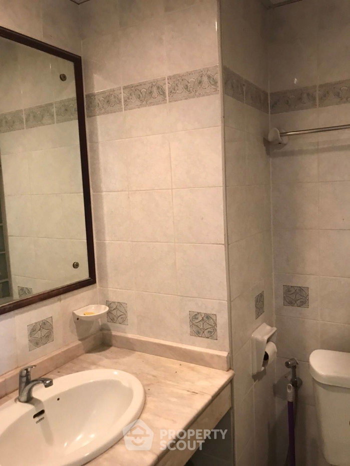 picture 2-BR Condo At Garden Place, Sam Sen Nok • 400m To MRT Ratchadaphisek (ID 900731) - 14/15