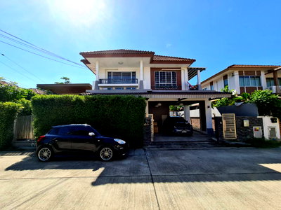 Houses for rent เทสโก้โลตัส บางพลี : House for rent with office (corner house). 