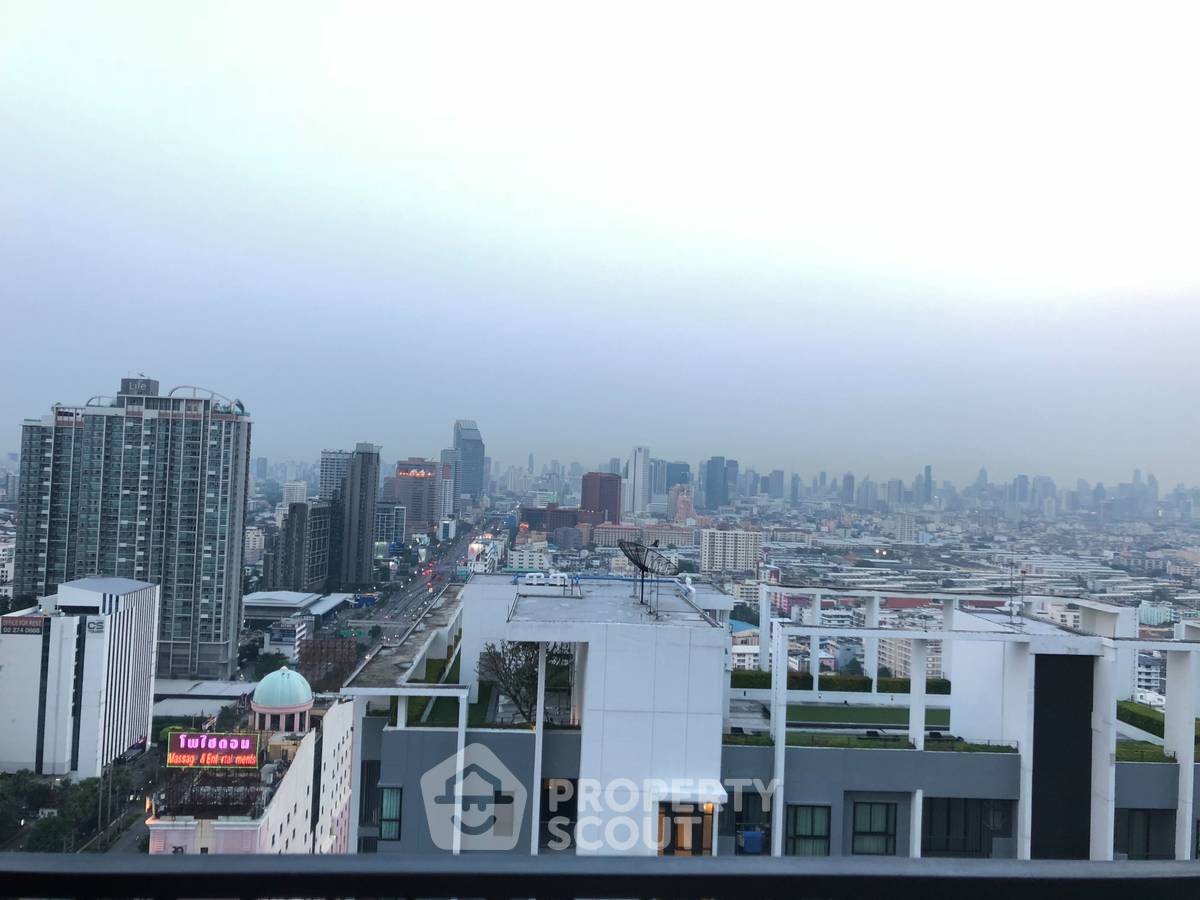 picture Well-Priced 1-BR 48 Sqm, Quinn Condo Ratchada 17 Near MRT Sutthisan (ID 3152236) - 11/13