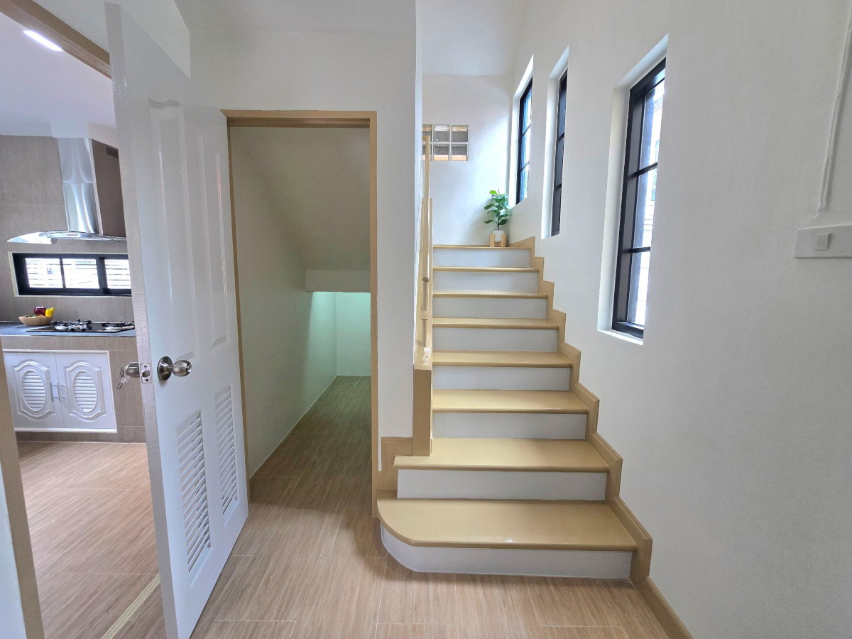 รูป บ้านเดี่ยว 2 ชั้น รีโนเวทใหม่ ตกแต่งสวยงาม หมู่บ้าน สัมมากร มีนบุรี 2" แต่งสวย โมเดิร์น มีมุมนั่งเล่น บรรยากาศร่มรื่น กว้างขวาง ใกล้รถไฟฟ้าสายสีชมพู - รูปที่ 28/40