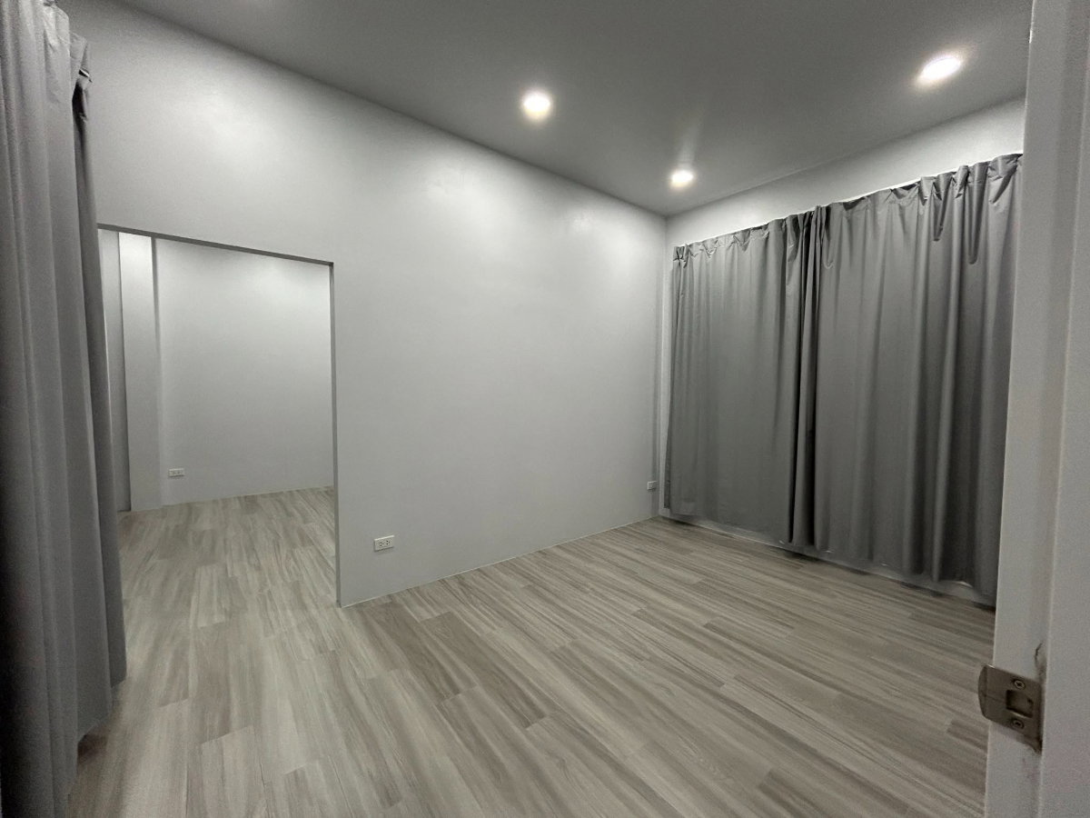 picture Urgent! Single house. Opposite of Satree Angthong School. Sales by owner - 3/16