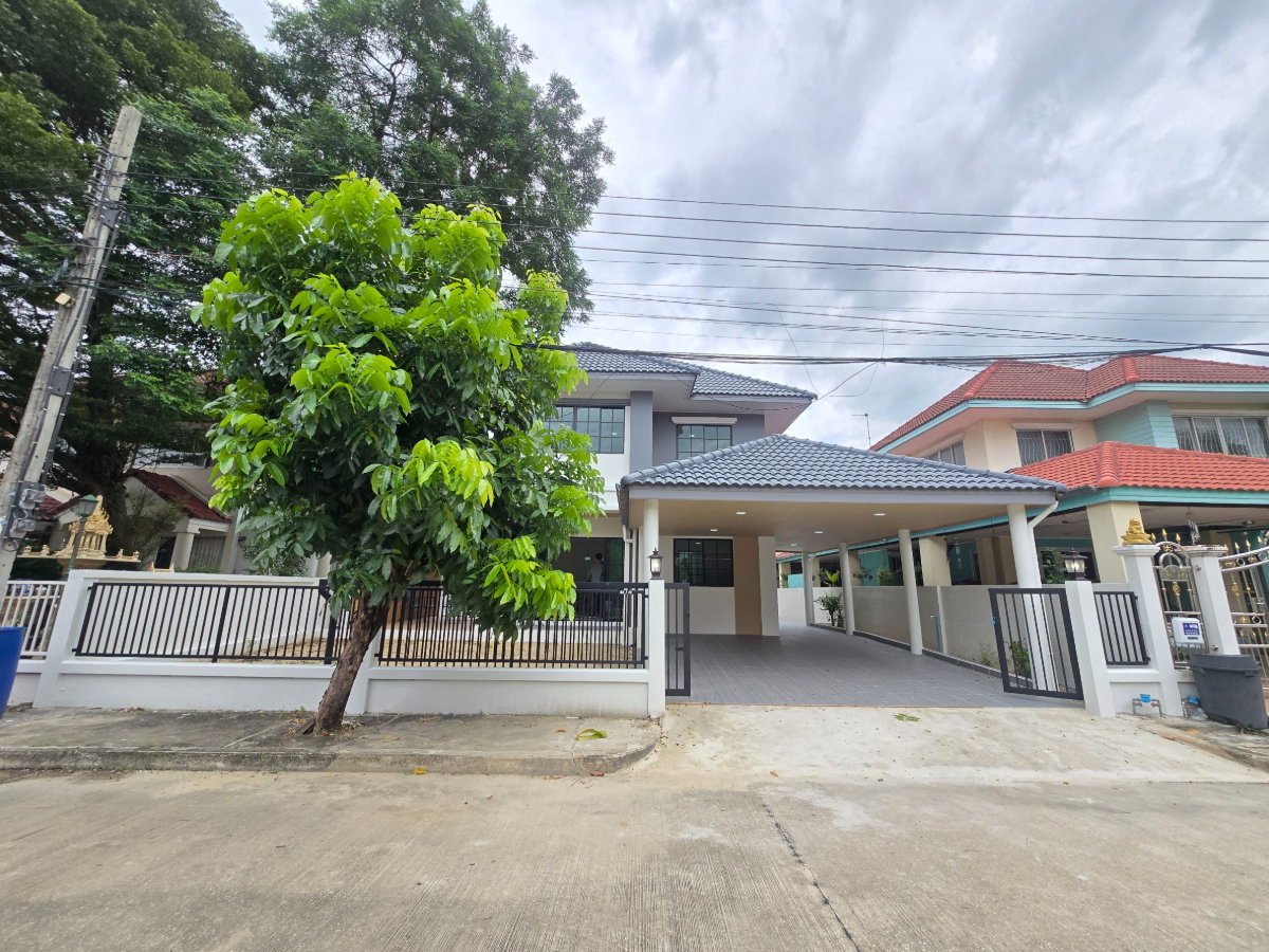 รูป บ้านเดี่ยว 2 ชั้น รีโนเวทใหม่ ตกแต่งสวยงาม หมู่บ้าน สัมมากร มีนบุรี 2" แต่งสวย โมเดิร์น มีมุมนั่งเล่น บรรยากาศร่มรื่น กว้างขวาง ใกล้รถไฟฟ้าสายสีชมพู - รูปที่ 1/40