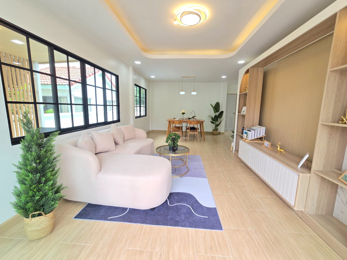 รูป บ้านเดี่ยว 2 ชั้น รีโนเวทใหม่ ตกแต่งสวยงาม หมู่บ้าน สัมมากร มีนบุรี 2" แต่งสวย โมเดิร์น มีมุมนั่งเล่น บรรยากาศร่มรื่น กว้างขวาง ใกล้รถไฟฟ้าสายสีชมพู - รูปที่ 17/40