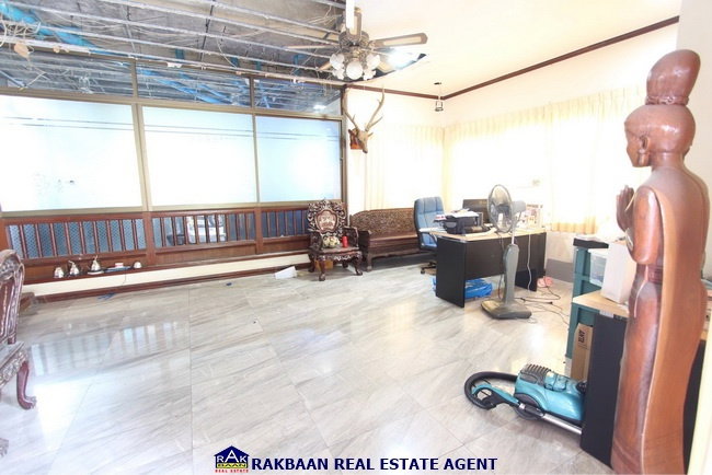 รูป ขายบ้านลดาวัลย์ ปิ่นเกล้า หลังมุม 267 ตร.ว. 5 นอน 4 น้ำ 1 ห้องเมท จอดรถได้ 6 คัน - รูปที่ 5/10