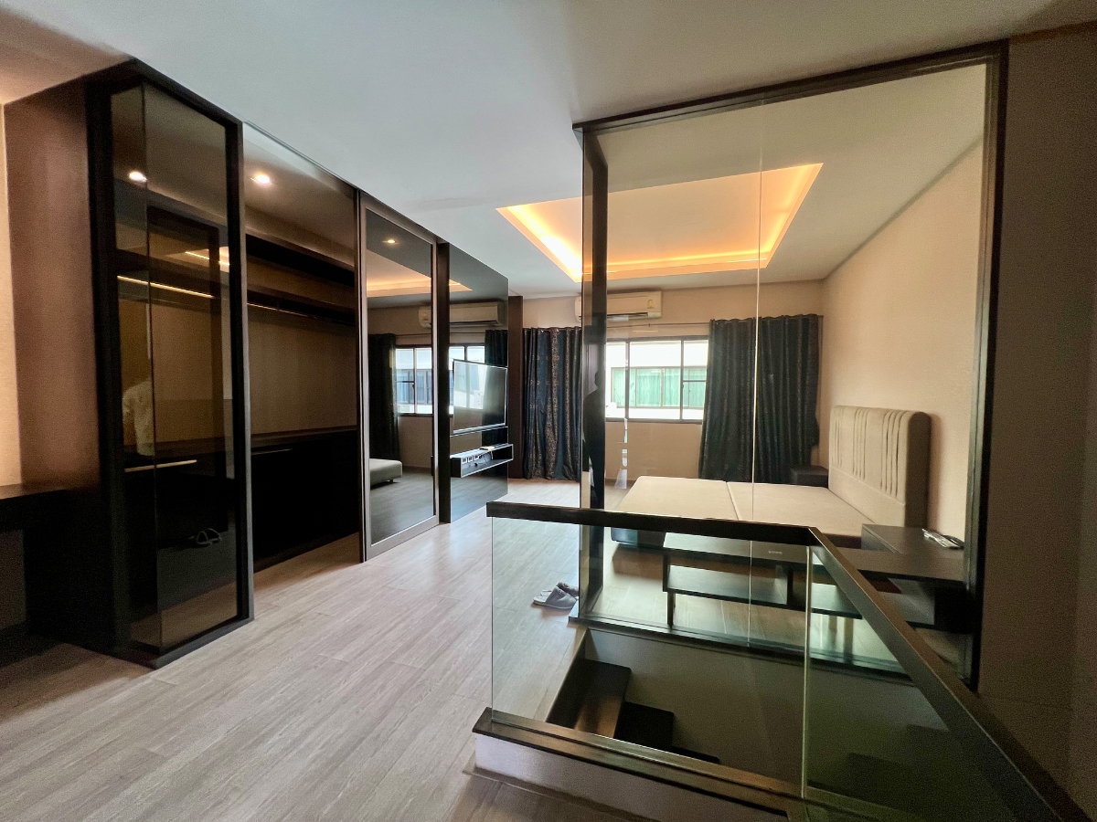 รูป ให้เช่า Townhome 3 ชั้น The Landmark Ekkamai - Ramintra ทาวน์โฮมสไตล์โมเดิร์น ทำเลดีใจกลางลาดพร้าว - สุคนธสวัสดิ์ ใกล้ทางด่วนและสิ่งอำนวยความสะดวกครบ - รูปที่ 9/22