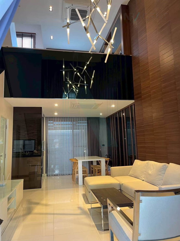 picture For Sell Town house BANKLANGMUENG RATCHYOTHIN 3-story 3 bedroom 4 bathroom - 2/8