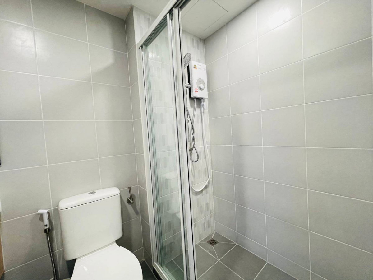 picture For Rent : Chewathai Hallmark Ekkamai - Ramintra (Brand new room) - 19/34