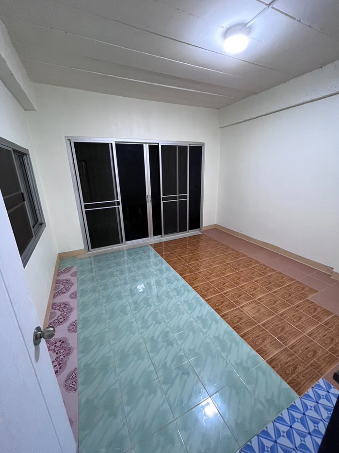 รูป ให้เช่า บ้านทาวเฮ้าส์ ใกล้ตลาดโกสุมร่วมใจ 3 ห้องนอน 2 ห้องน้ำ 3 ชั้น ดอนเมือง ทักไลน์ @802dkhwu ตอบเร็ว นัดดูห้องได้ทันที - รูปที่ 2/10