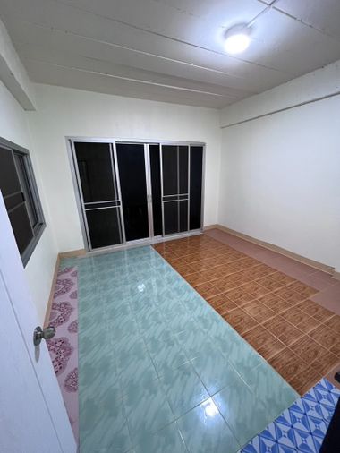3-bed townhouse for rent, 120 sqm, 18 sq wah, Lak Si