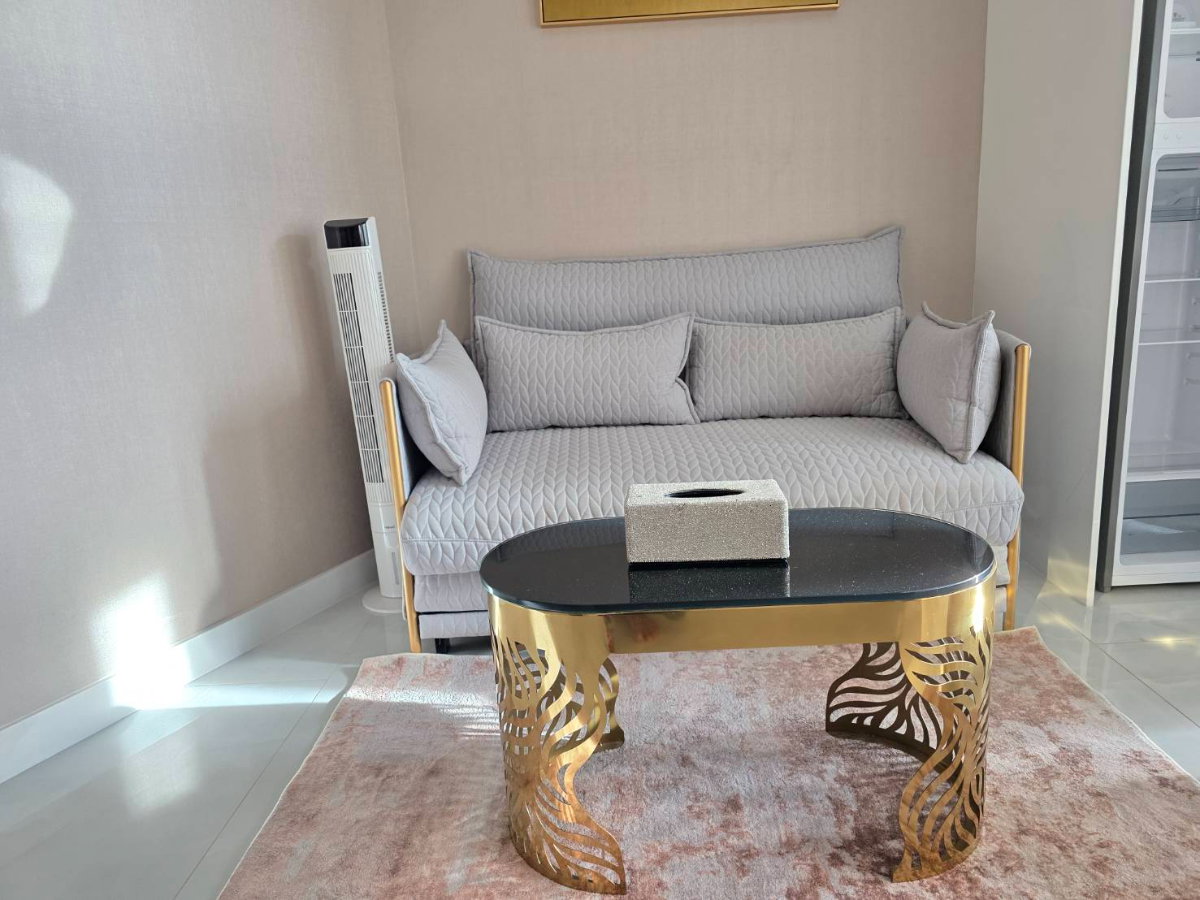 picture Luxury Beachfront Condo for Rent or Sale – Copacabana Beach Jomtien, Pattaya - 9/19