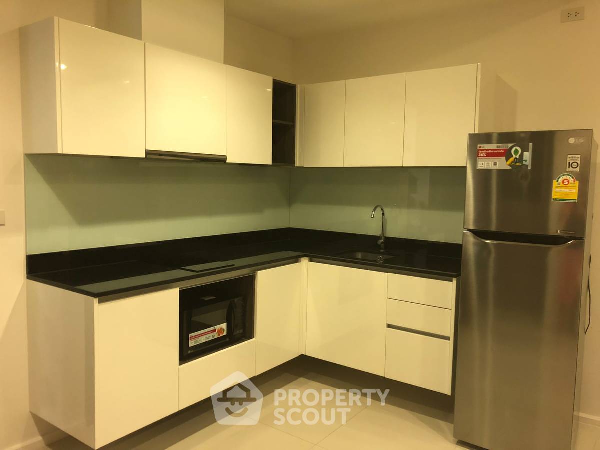 picture Well-Priced 1-BR 48 Sqm, Quinn Condo Ratchada 17 Near MRT Sutthisan (ID 3152236) - 10/13