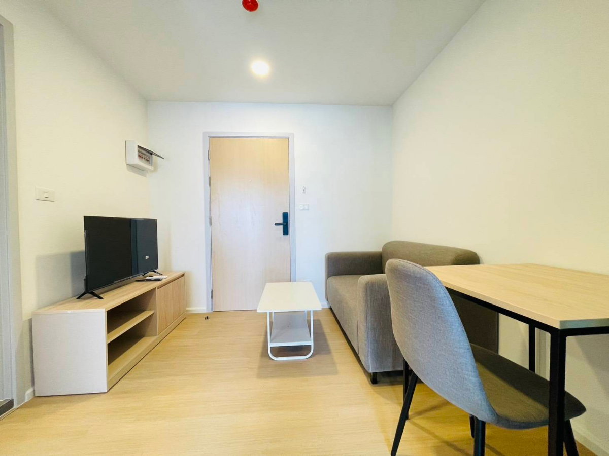 picture For Rent : Chewathai Hallmark Ekkamai - Ramintra (Brand new room) - 4/34