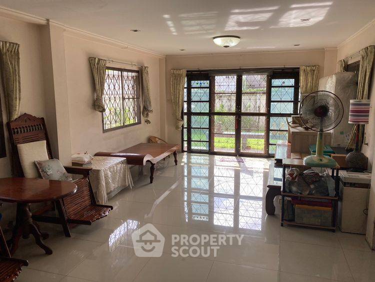 รูป บ้านเดี่ยว 5 ห้องนอน สำหรับขาย ย่าน จันเกษม จตุจักร อนุญาตสัตว์เลี้ยง (ID 3152719) - รูปที่ 6/15