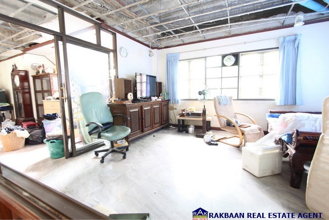 รูป ขายบ้านลดาวัลย์ ปิ่นเกล้า หลังมุม 267 ตร.ว. 5 นอน 4 น้ำ 1 ห้องเมท จอดรถได้ 6 คัน - รูปที่ 6/10