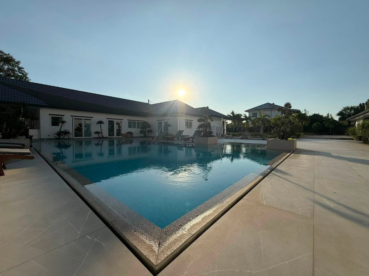 รูป ขายคฤหาสน์หรูพัทยา 8 ห้องนอน ทำเลมาบประชัน พร้อม Infinity Pool & เรือนรับรองสุดเอ็กซ์คลูซีฟ - รูปที่ 23/27