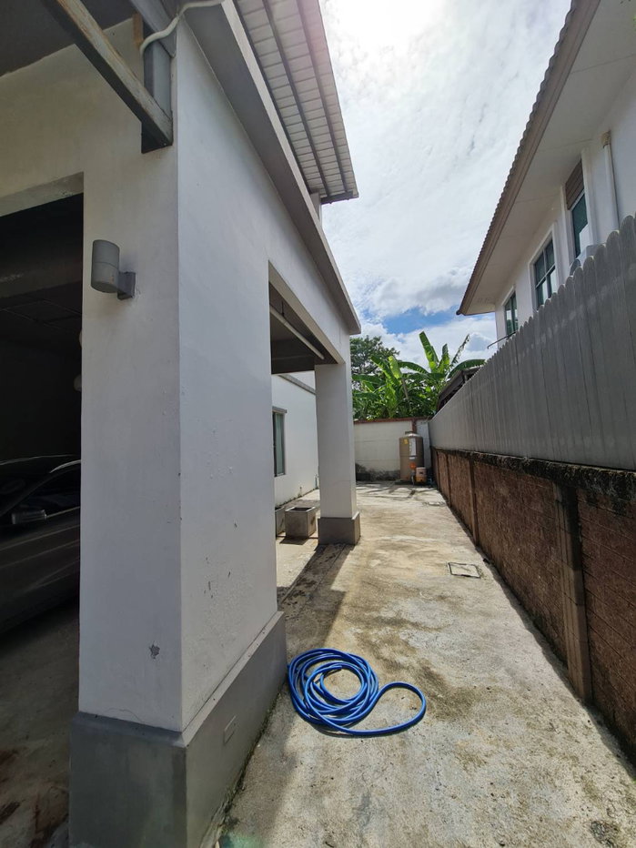 picture House for rent with office (corner house). - 15/18