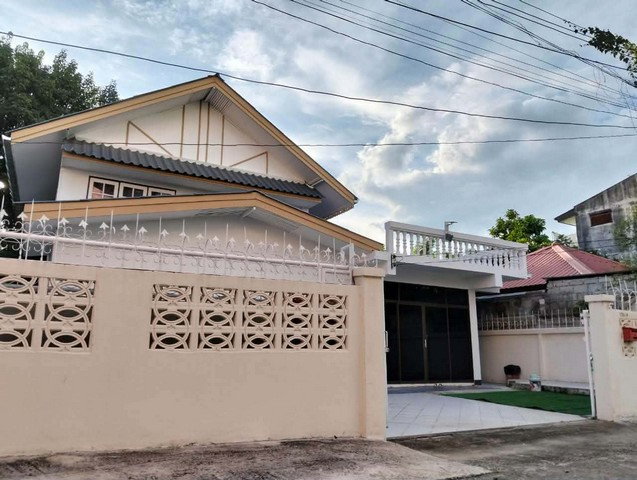 รูป ขายบ้านเดี่ยว 2 ชั้น 6 ห้องนอน 3 ห้องน้ำ 70 ตร.วา ทำเลในเมืองเชียงใหม่ 3 นาทีถึงม.เชียงใหม่ - รูปที่ 3/8
