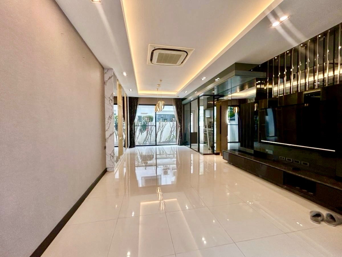 รูป ให้เช่า Townhome 3 ชั้น The Landmark Ekkamai - Ramintra ทาวน์โฮมสไตล์โมเดิร์น ทำเลดีใจกลางลาดพร้าว - สุคนธสวัสดิ์ ใกล้ทางด่วนและสิ่งอำนวยความสะดวกครบ - รูปที่ 7/22