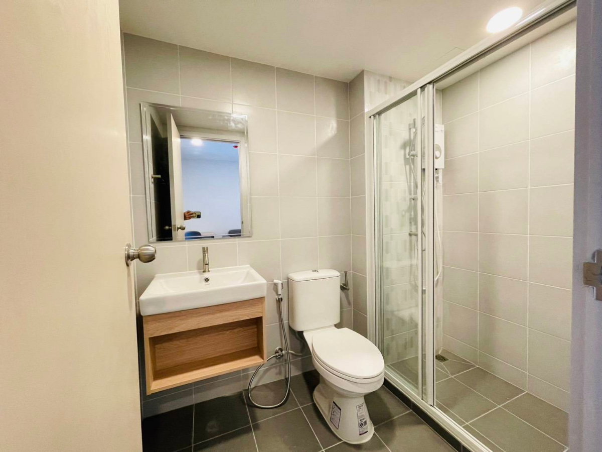 picture For Rent : Chewathai Hallmark Ekkamai - Ramintra (Brand new room) - 20/34