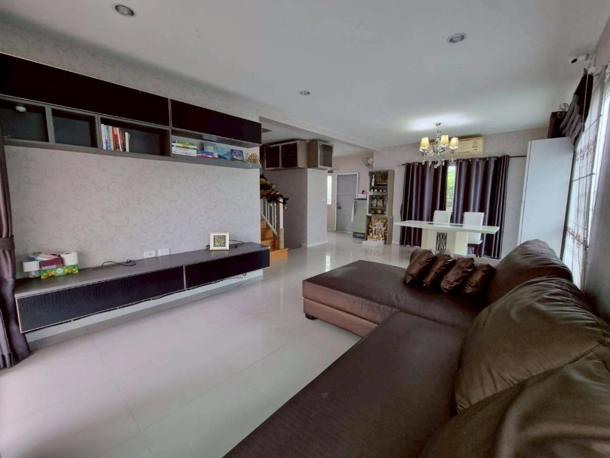 picture Passorn Prestige Pattanakarn 38 | 3 Bedrooms | 140 Sq.m. | Ready to Move In - 2/8