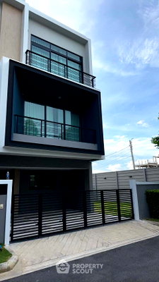 ทาวน์โฮม กรุงเทพมหานคร : บ้านทาวน์โฮม 3 ห้องนอน ขาย | Nirvana DEFINE Krungthep Kreetha (เลี้ยงสัตว์ได้) (ID 3152181)