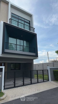 บ้านทาวน์โฮม 3 ห้องนอน ขาย | Nirvana DEFINE Krungthep Kreetha (เลี้ยงสัตว์ได้) (ID 3152181)