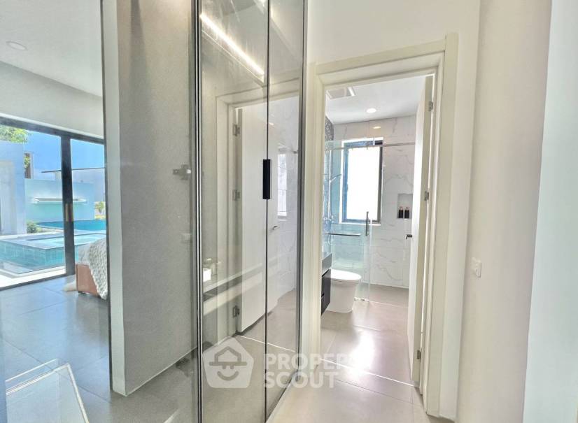 picture Pet-Friendly 3-Bed Villa 171 Sqm, Palm Lakeside Villas (ID 3152244) - 12/14