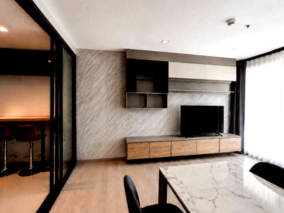 Condos for rent : Large corner unit, 60 sq.m., 2 Bedrooms, 2 Bathrooms, with separated living room and kitchen zones.