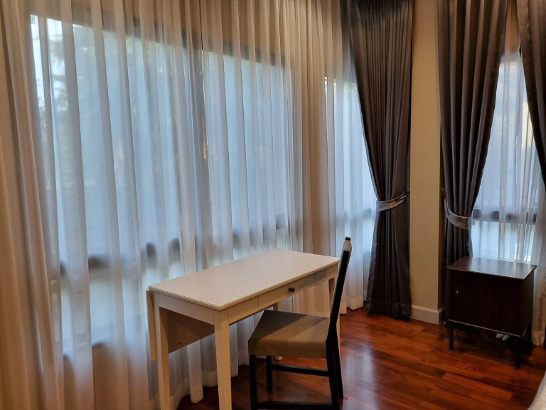 รูป ปล่อยเช่า Grand Bangkok Boulevard สาทร–กัลปพฤกษ์ บ้านเดี่ยวหรู 5 ห้องนอน Pet Friendly พร้อมเข้าอยู่ - รูปที่ 13/21