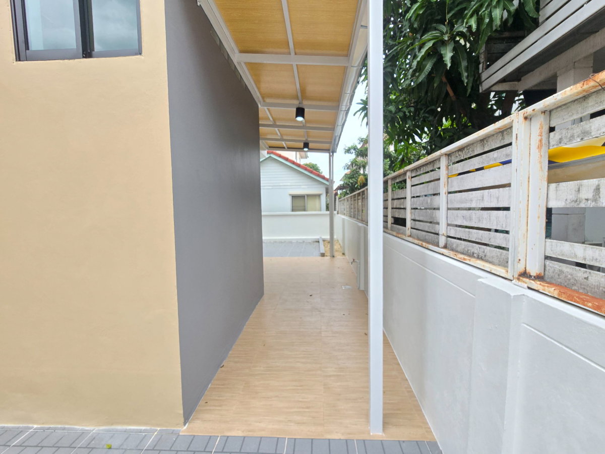 รูป บ้านเดี่ยว 2 ชั้น รีโนเวทใหม่ ตกแต่งสวยงาม หมู่บ้าน สัมมากร มีนบุรี 2" แต่งสวย โมเดิร์น มีมุมนั่งเล่น บรรยากาศร่มรื่น กว้างขวาง ใกล้รถไฟฟ้าสายสีชมพู - รูปที่ 9/40