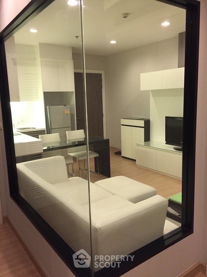 picture 1-BR Condo At Urbano Absolute, 18th Floor, 400m to BTS Krung Thon Buri (ID 3146305) - 2/12