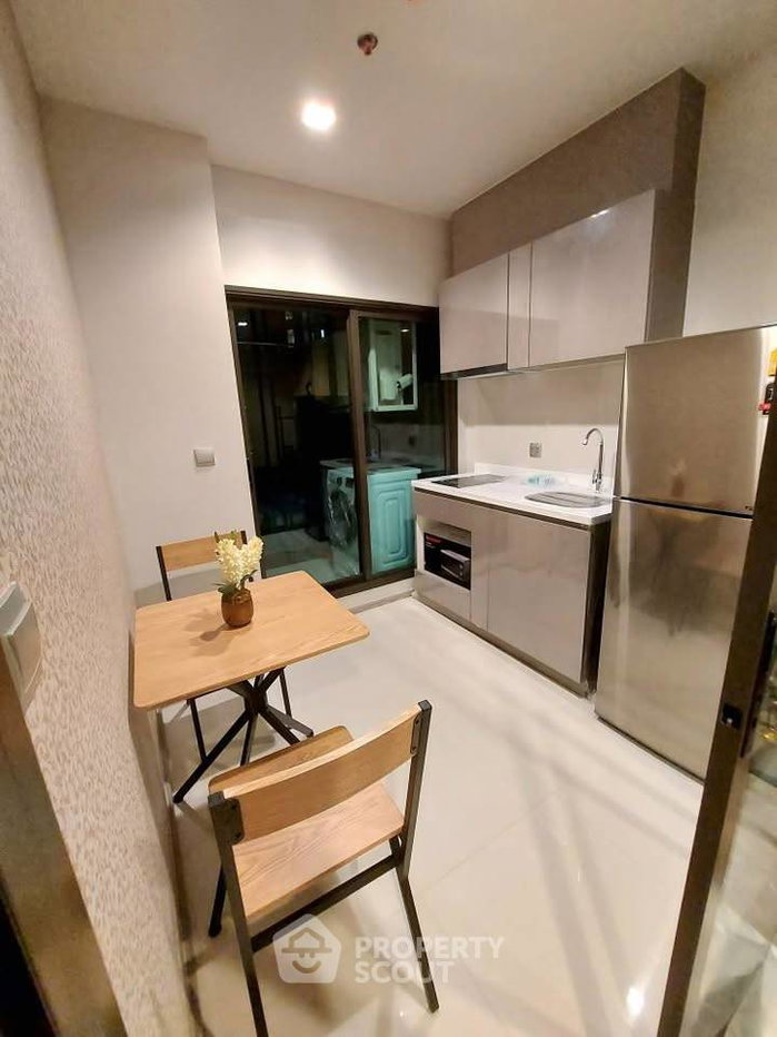 picture High-Floor 1-BR 33 Sqm, Life Asoke - Rama 9 Near MRT Phra Ram 9 (ID 2606050) - 7/10