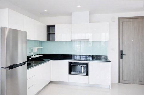 Ratchada 18 Inthamara 45, 1 bedroom, 1 bathroom, 46 sq m, corner room, pool view, MRT Suthisan 400m. Quin Condo Ratchada 17