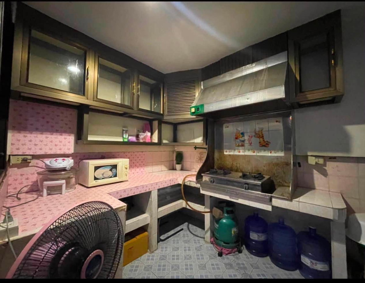 รูป บ้านทาวน์เฮาส์ใจกลางพัทยา ทำเลทองโซนพัทยากลาง ใกล้สุขุมวิท 2ห้องนอน 2ห้องน้ำ - รูปที่ 12/13