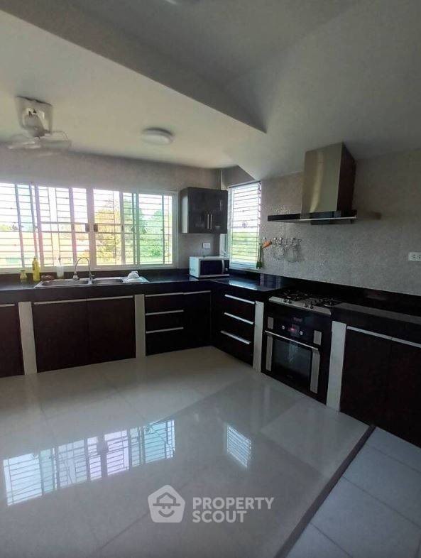 รูป บ้าน 2 ห้องนอน สำหรับขาย หมู่บ้าน รัตนกรณ์วิลเลจ 10 พัทยาตะวันออก (ID 3155515) - รูปที่ 4/5