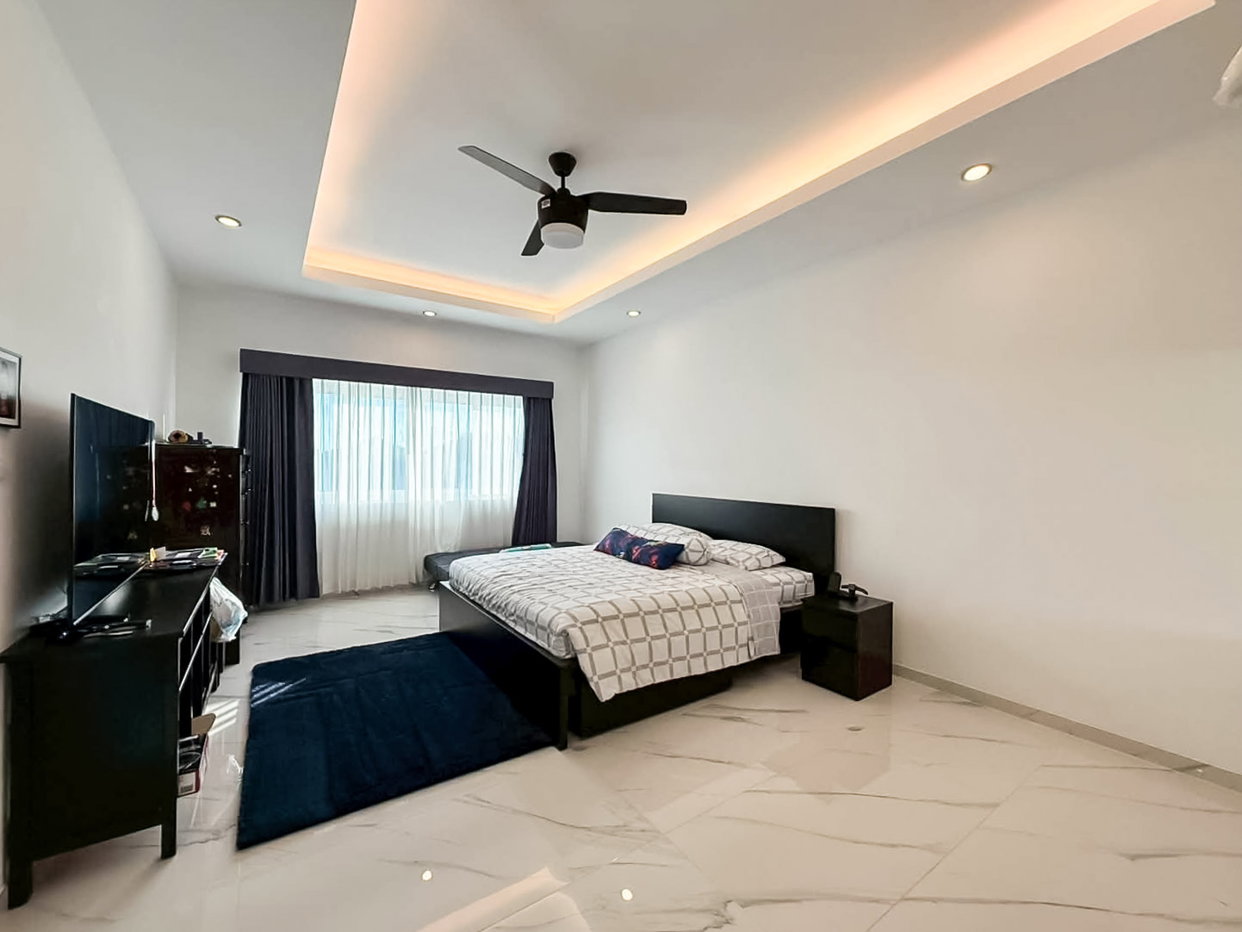 picture 8 Bedroom Luxury Estate for Sale Mabprachan Pattaya - 13/28