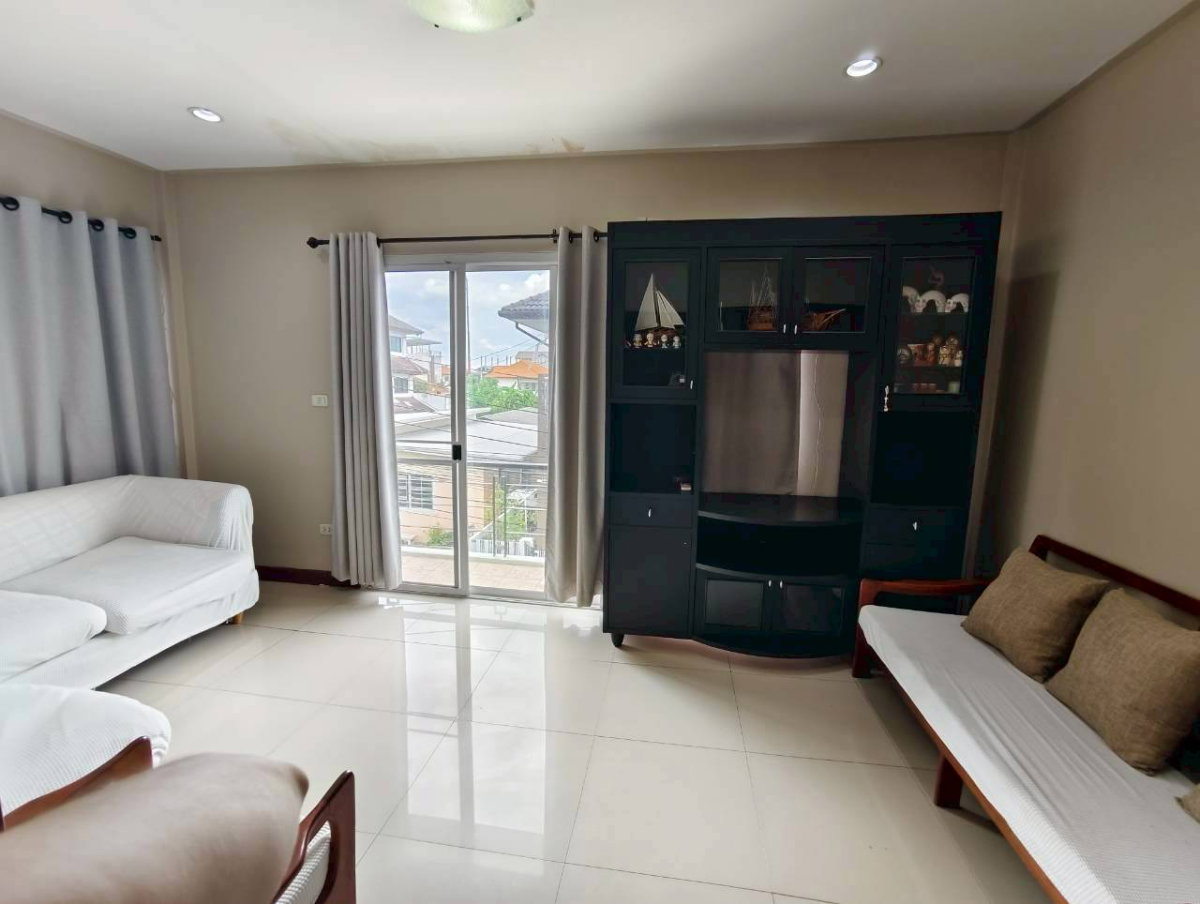 picture Home/Home Office in Soi Pattanakarn 50 - 6/14