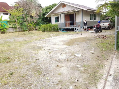 🏡 ขายด่วน! บ้านเดี่ยวสารภี ที่ดิน 140 ตร.ว. ต่ำกว่าราคาประเมิน ใกล้แยกป่าแดด 📞 063-664-9056