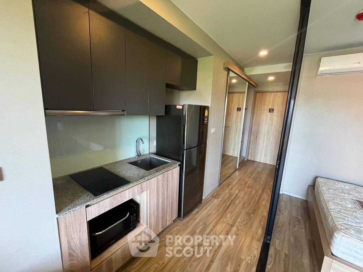 picture 1-BR Condo At Blossom Condo Sathorn-Charoenrat, BTS Surasak (ID 2254051) - 7/11