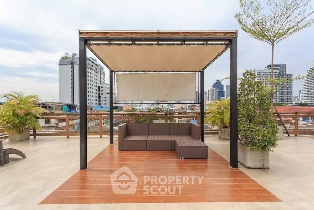 picture 1-BR Condo At Quad Sathon, 5th Floor Near BTS Saint Louis (ID 309817) - 2/6