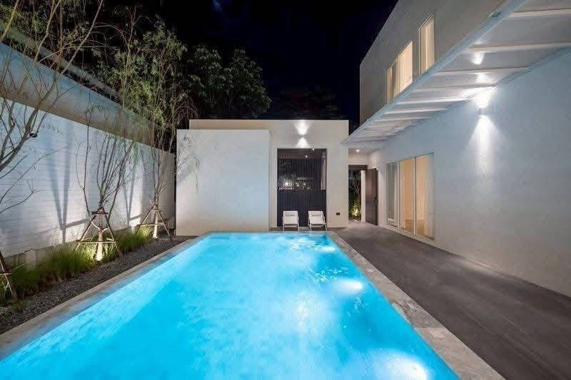 รูป Modern Pool Villa for Rent พื้นที่ 400 ตร.ม. วิวดอยสุเทพ  4 ห้องนอน 4 ห้องน้ำ - รูปที่ 2/17