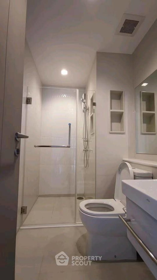 picture 1-BR Condo In Life Asoke - Rama 9, 15th-Floor Near MRT Phra Ram 9 (ID 3138427) - 10/11