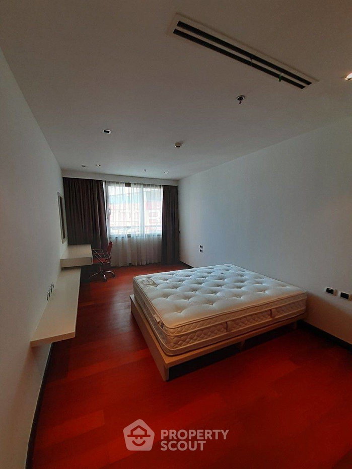 picture Pet-Friendly 2-BR 173 Sqm, High-Floor, The Lakes Bangkok (BTS Asoke) (ID 2244577) - 3/16