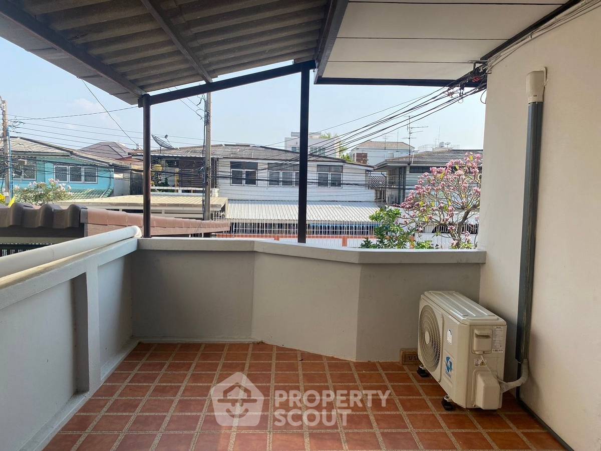 picture Pet-Friendly 4-BR House For Rent Near Bang Chak, Phra Khanong (ID 1549488) - 33/38