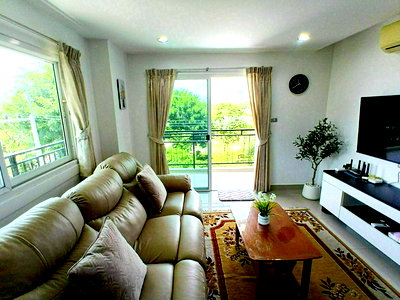 Condos for rent : 1 Bedroom Corner Condo for Rent Porchland 2 Jomtien